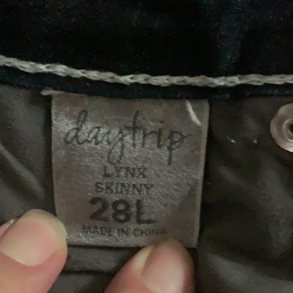 Day trip lynx skinny from buckle - Picture 3 of 10